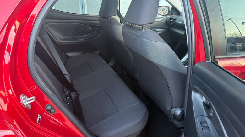 Toyota Yaris 1.5 Hybrid Design 5dr CVT Hybrid Hatchback